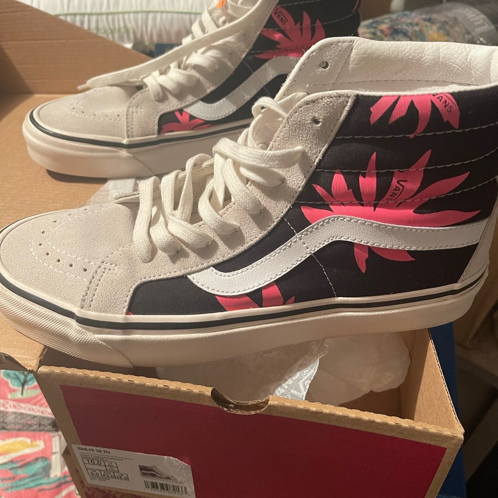 Men’s Vans multi-colored very nice son didn’t fit my loss your gain!! - Picture 3 of 4